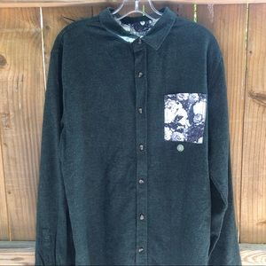 ON THE BYAS Men’s long sleeved collared shirt